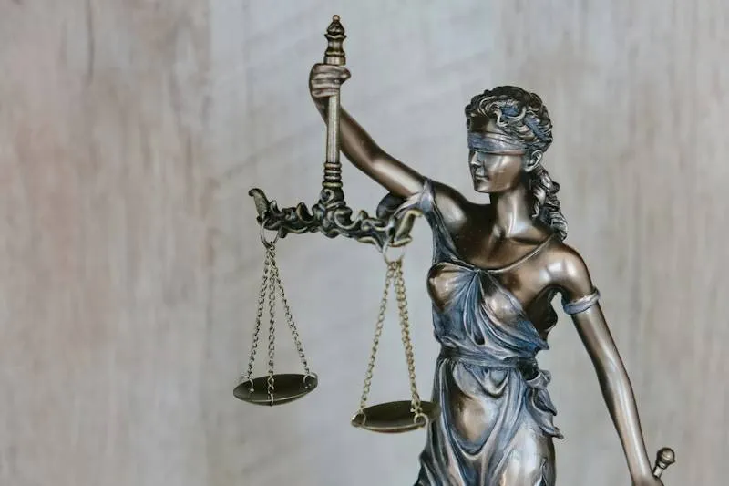 PT Delapan Emas Legal